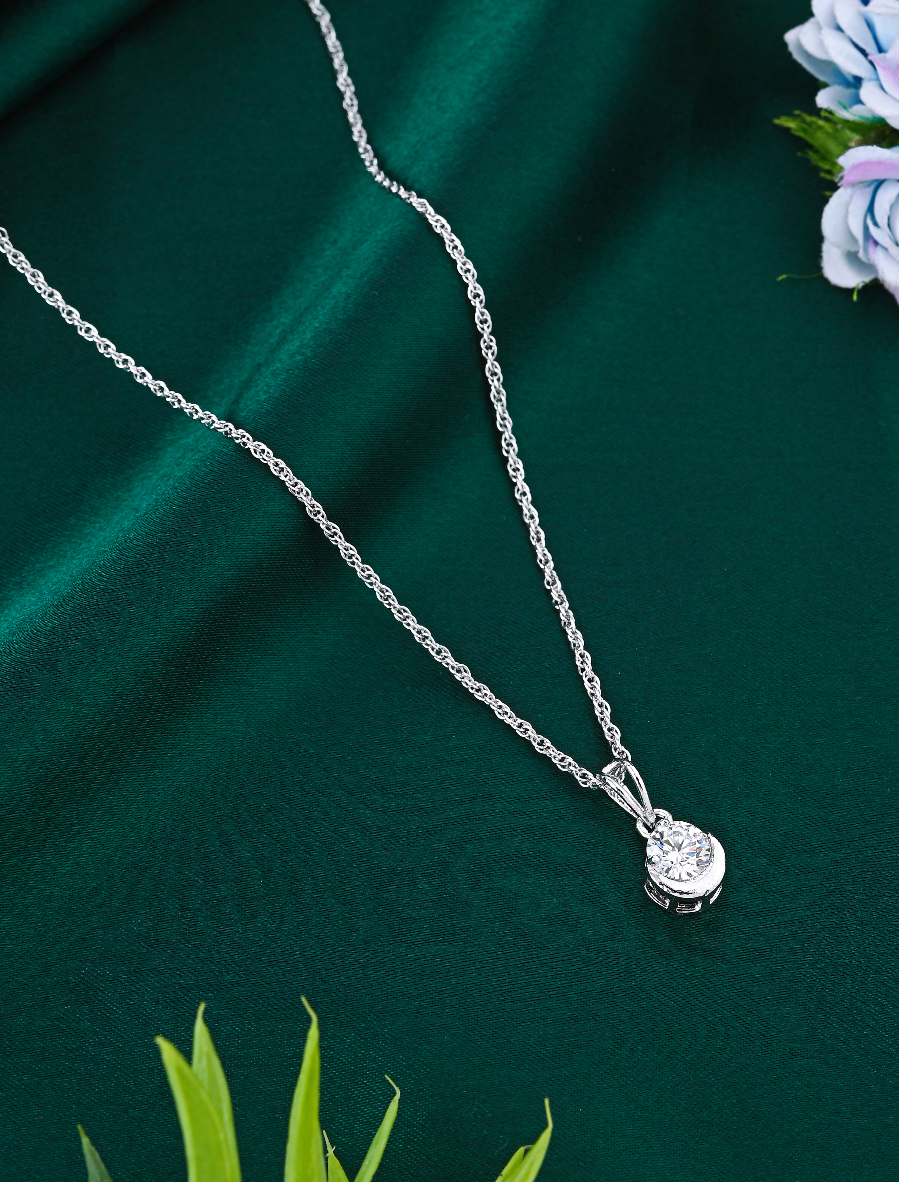 Shri Modi Jewellers - Star Halo Solitaire Pendant